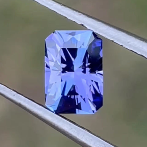 Tanzanite 0.9ct