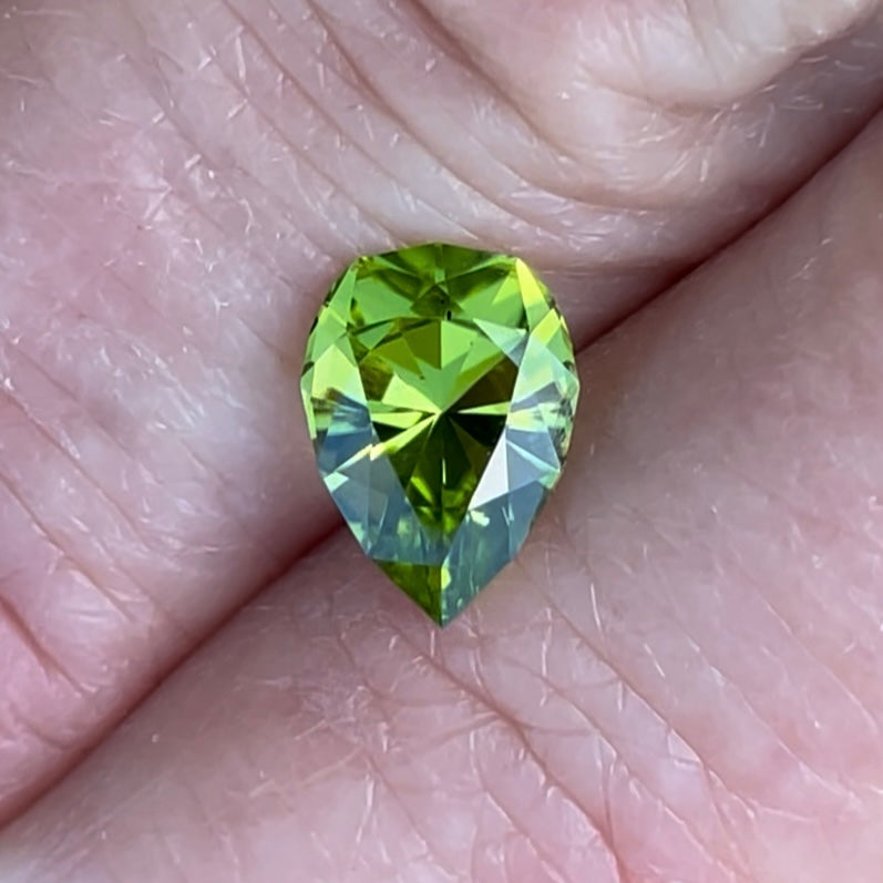 Peridot Pear 1.5ct