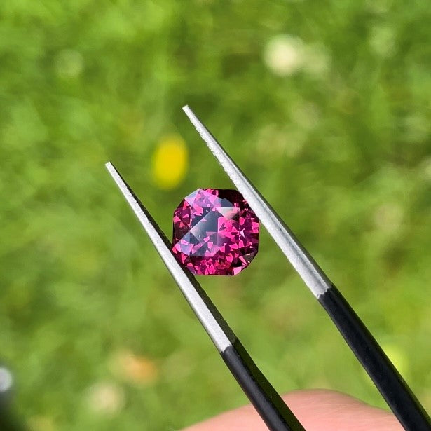 Garnet Fuchsia Pink 1.9cts