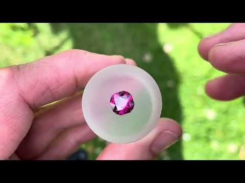 Garnet Fuchsia Pink 1.9cts