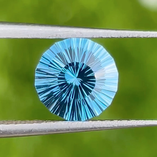 Topaz Swiss concave cut 1.7ct